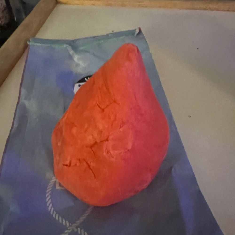 Lush Christmas Kisses Bubble Bar - Picture 3 of 5